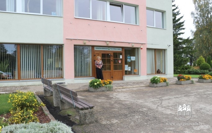 Novada pagastos plašas, labi aprīkotas bibliotēkas