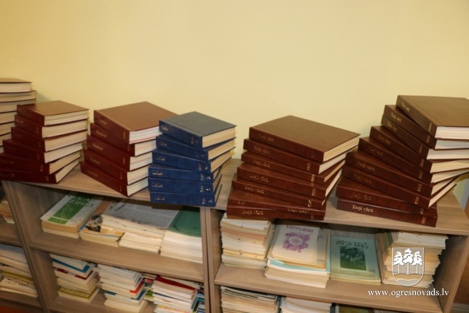 Novada pagastos plašas, labi aprīkotas bibliotēkas