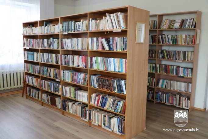 Novada pagastos plašas, labi aprīkotas bibliotēkas