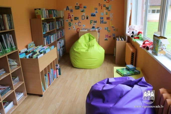 Novada pagastos plašas, labi aprīkotas bibliotēkas
