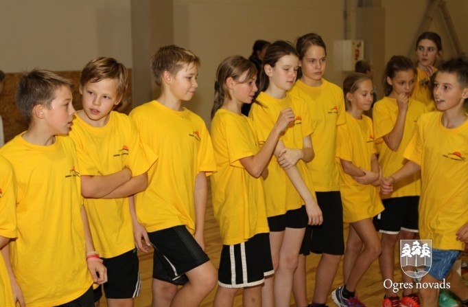 Skolēnu sporta spēlēs uzvar ogrēnieši un madlienietes