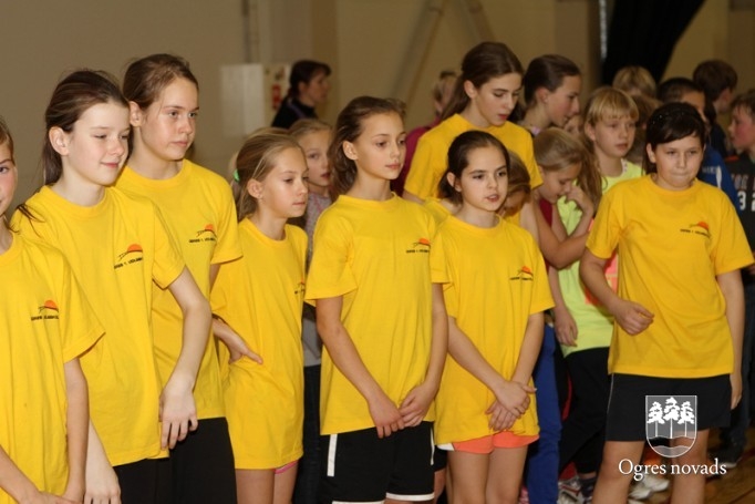 Skolēnu sporta spēlēs uzvar ogrēnieši un madlienietes