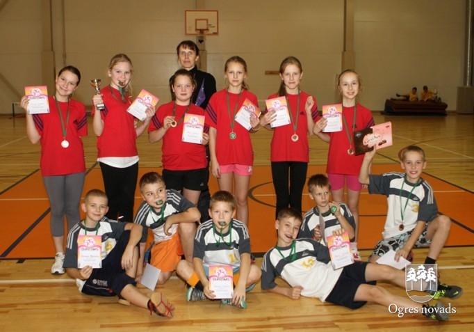 Skolēnu sporta spēlēs uzvar ogrēnieši un madlienietes