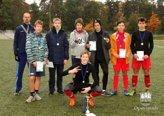 Ogres VĢ un Ogres tehnikuma futbolisti uzvar Skolēnu sporta spēles