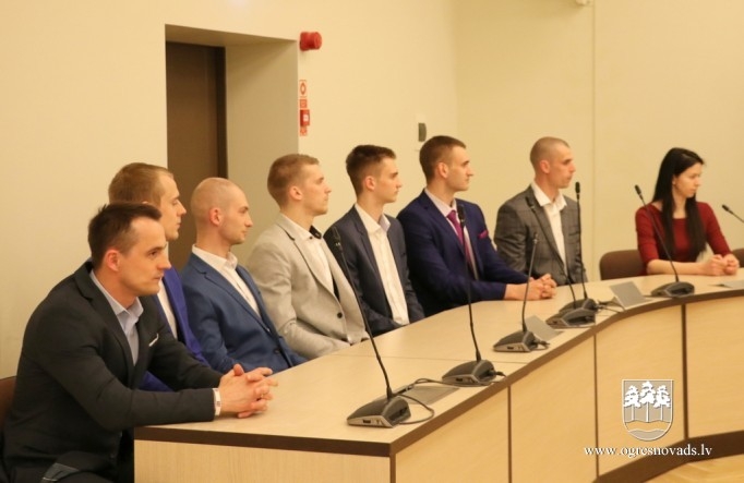 Pašvaldības vadība pateicas BK “Ogre” komandai