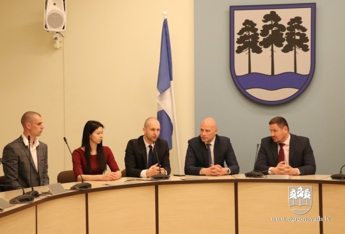 Pašvaldības vadība pateicas BK “Ogre” komandai