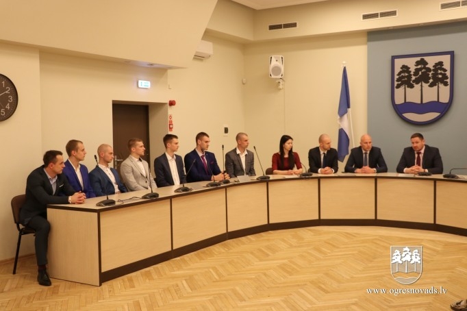 Pašvaldības vadība pateicas BK “Ogre” komandai