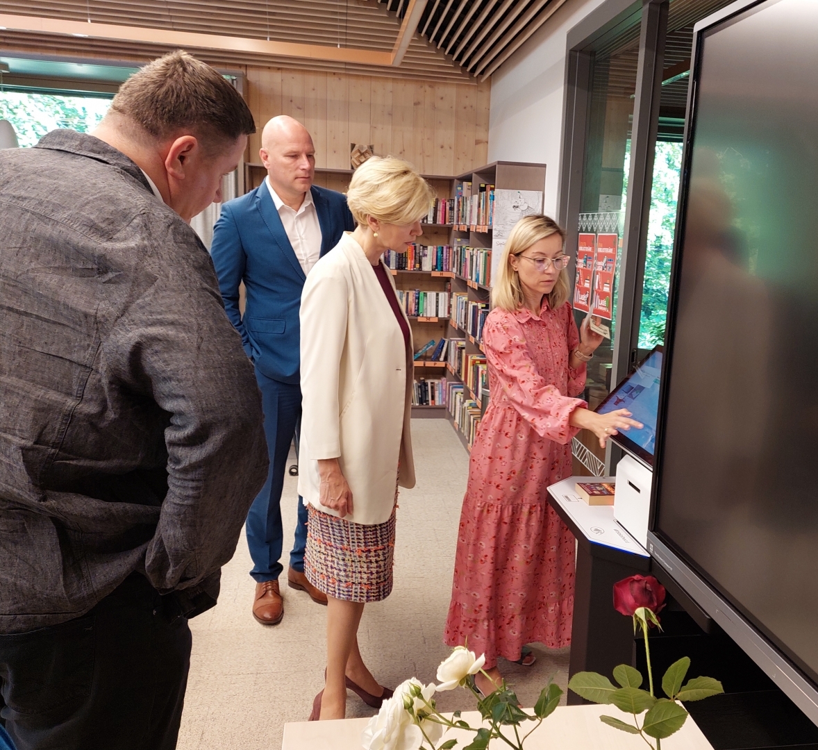 A.Čakšas vizīte Ogres Centrālajā bibliotēkā 22.09.2023