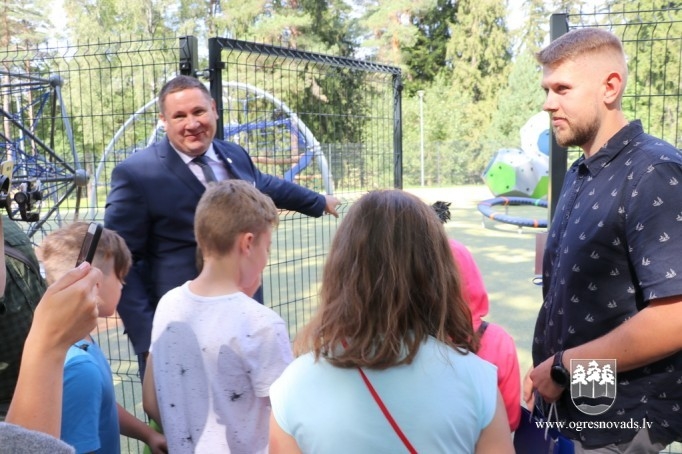 Atklāts bērnu rotaļlaukums J.Čakstes prospektā