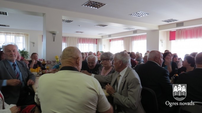 Aizvadīta Ogres Trikotāžas kombināta darbinieku tikšanās - "Ceha vakars"
