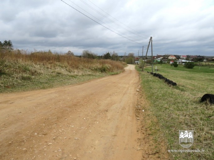 Sakārtoti grants ceļu posmi, kas cieta pavasara šķīdonī