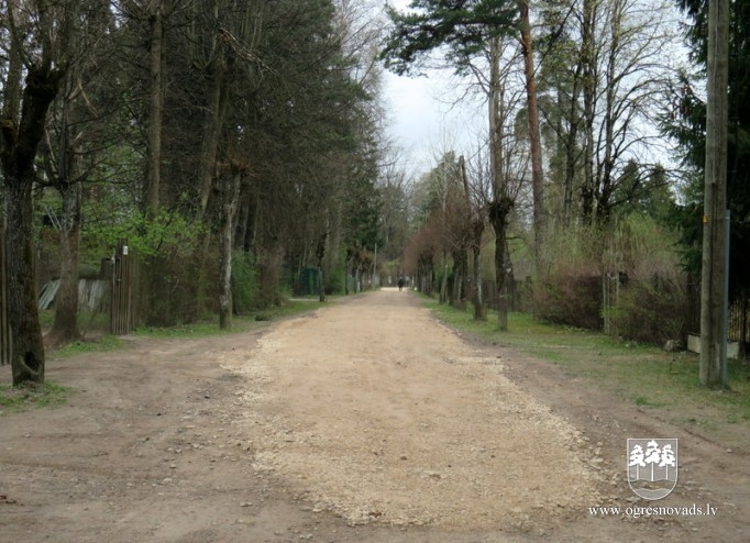 Sakārtoti grants ceļu posmi, kas cieta pavasara šķīdonī