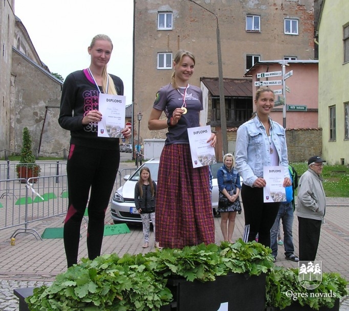 Ogrēnieši izskrien "Jāni" un "Jānīti"