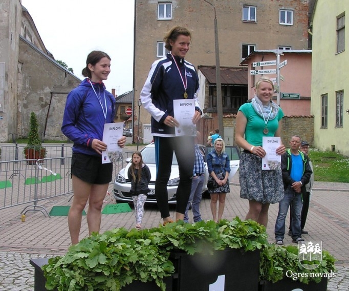 Ogrēnieši izskrien "Jāni" un "Jānīti"