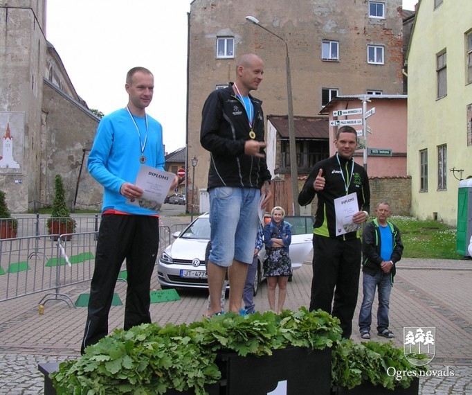 Ogrēnieši izskrien "Jāni" un "Jānīti"
