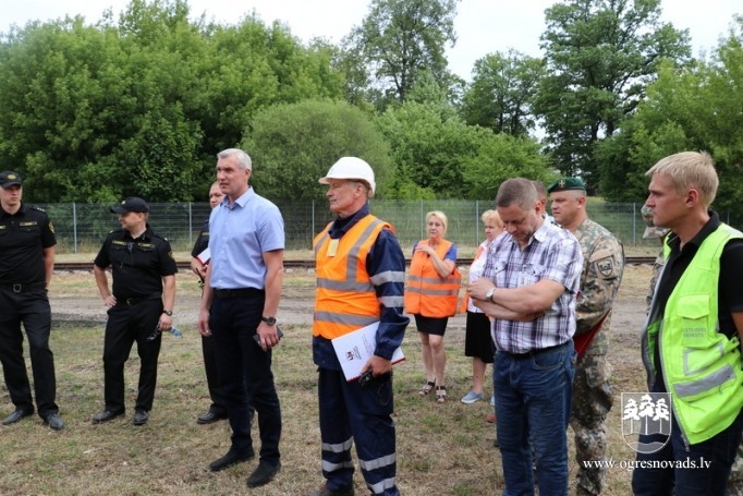 Uz dzelzceļa Ogrē norisinājās mācības avārijas seku likvidēšanā