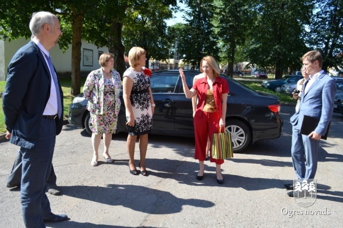 Ogrē viesojas kultūras ministre Dace Melbārde