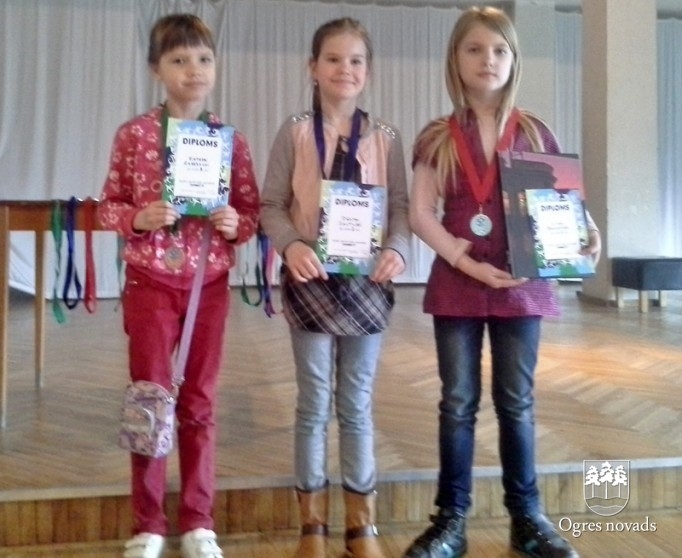 Ogrēniešiem un madlieniešiem panākumi dambretes turnīrā