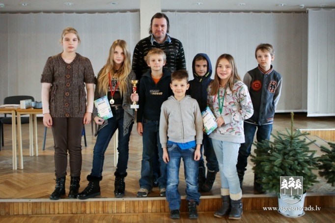 Ogres novada dambretistiem deviņas medaļas un divi kausi