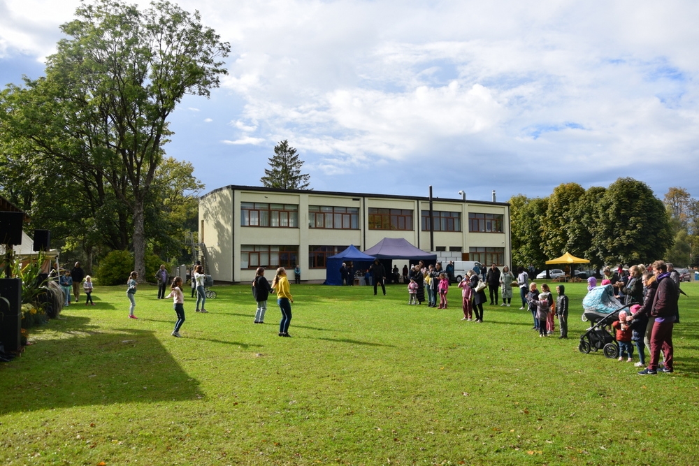 Rembatē svin “Dārzeņu festivālu”