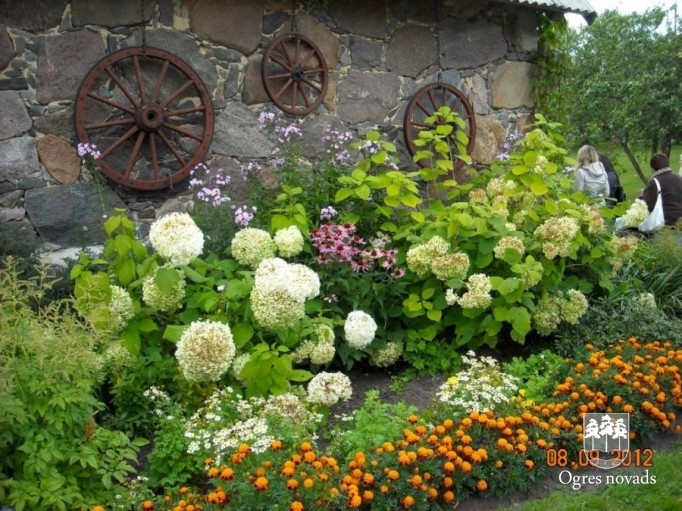 Konkursa "Skaistākais namīpašums 2012" dalībnieki dodas ekskursijā