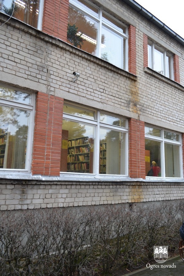Deputāti tiekas Ogres Centrālajā bibliotēkā