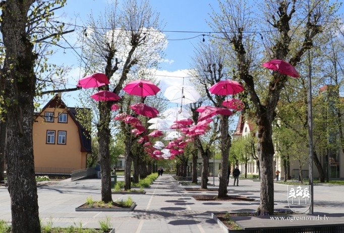 Pilsētas iedzīvotājus un viesus priecē strūklakas (14.05.2020)