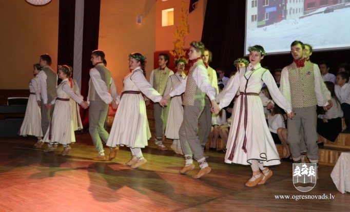 Latvijas Valsts prezidents viesojas Ogres Valsts ģimnāzijā