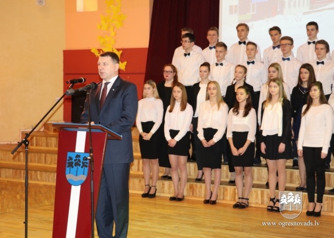 Latvijas Valsts prezidents viesojas Ogres Valsts ģimnāzijā