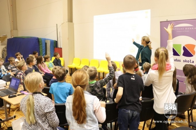 Ogres novada skolēni piedalās projektā “Viena diena drošībai”