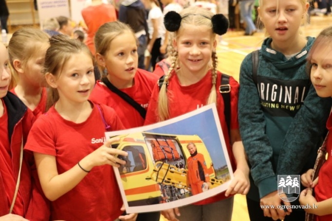 Ogres novada skolēni piedalās projektā “Viena diena drošībai”