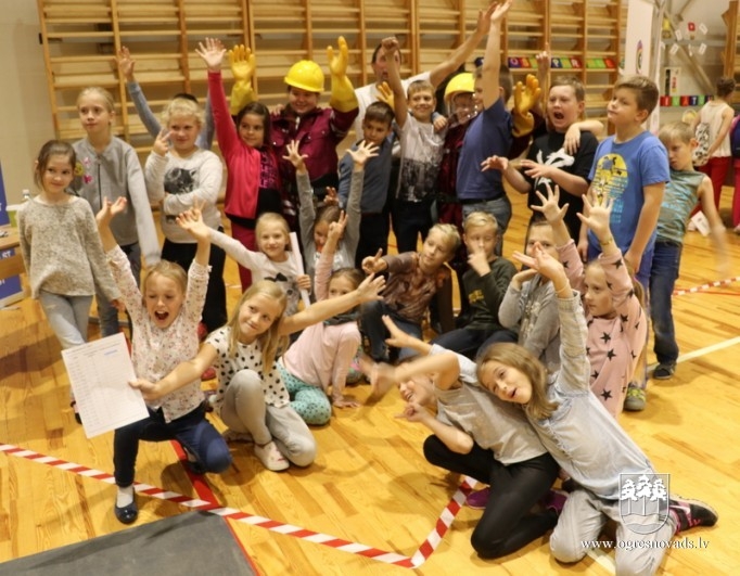Ogres novada skolēni piedalās projektā “Viena diena drošībai”