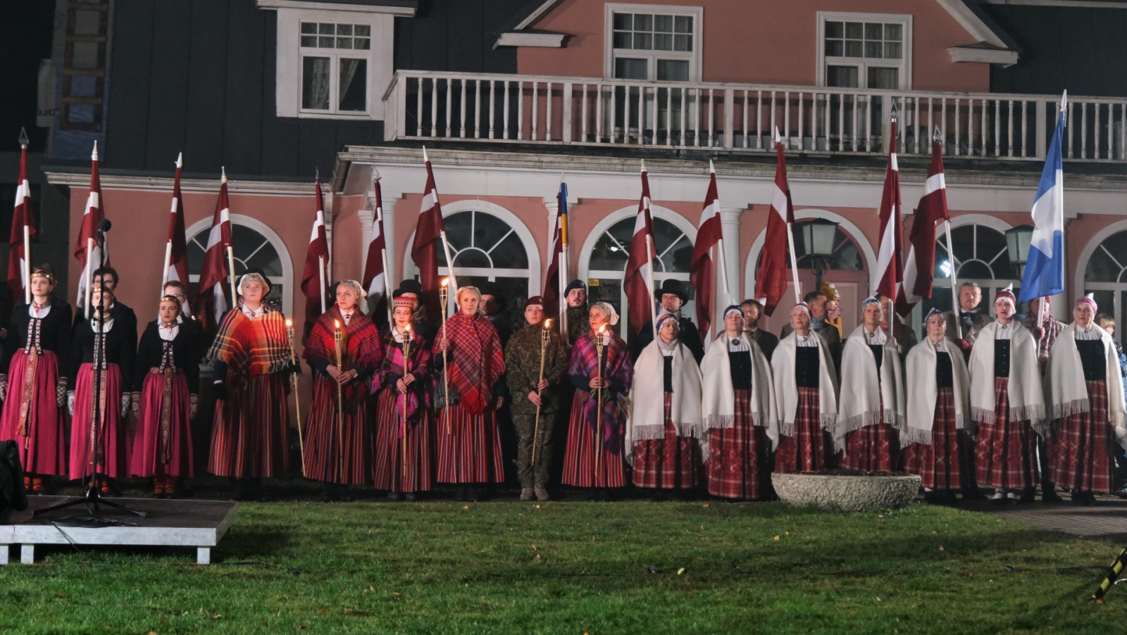 Lāčplēša dienā ogrēnieši godina savas tautas varoņus un Ukrainas aizstāvjus