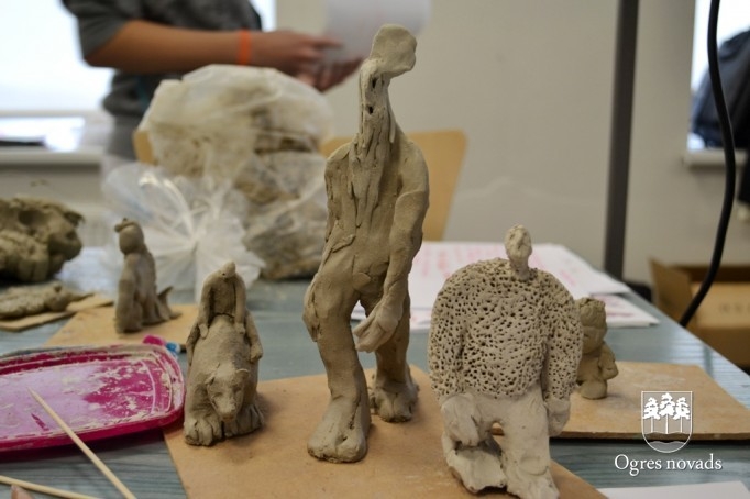 Ogres mākslas skolā top Dziesmu svētku ceļš