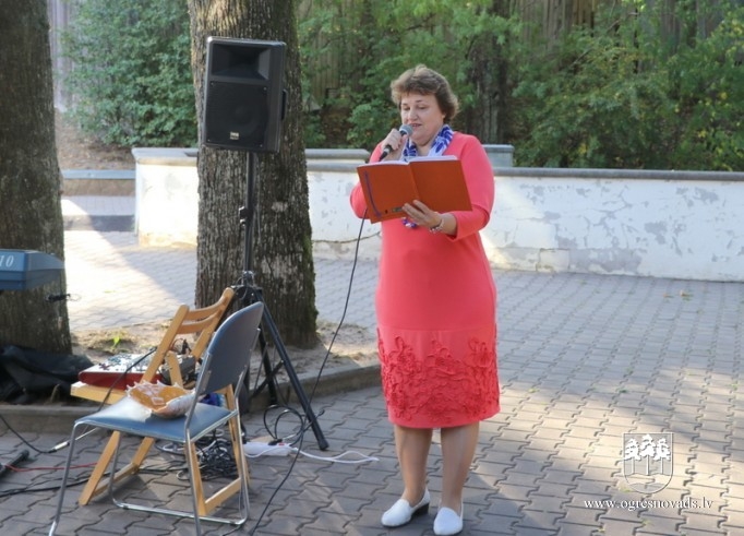 Dzeja uzzied Zvaigžņu ielā