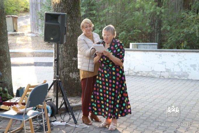 Dzeja uzzied Zvaigžņu ielā