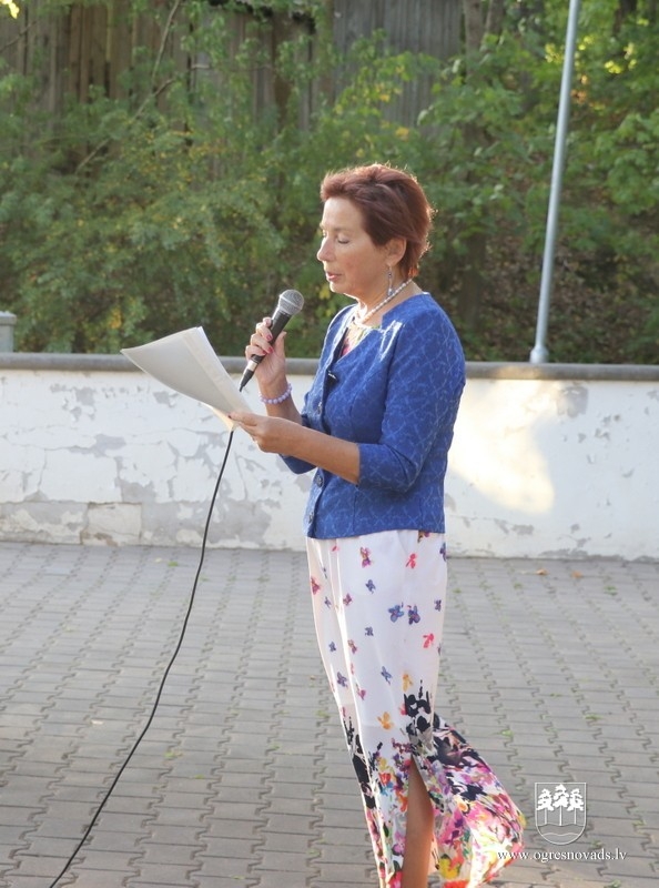 Dzeja uzzied Zvaigžņu ielā