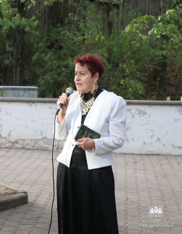 Dzeja uzzied Zvaigžņu ielā