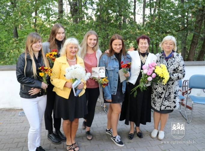 Dzeja uzzied Zvaigžņu ielā