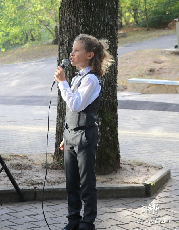 Dzeja uzzied Zvaigžņu ielā