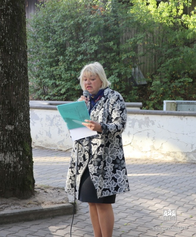 Dzeja uzzied Zvaigžņu ielā