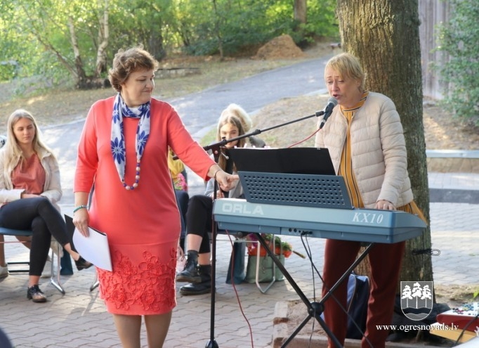Dzeja uzzied Zvaigžņu ielā