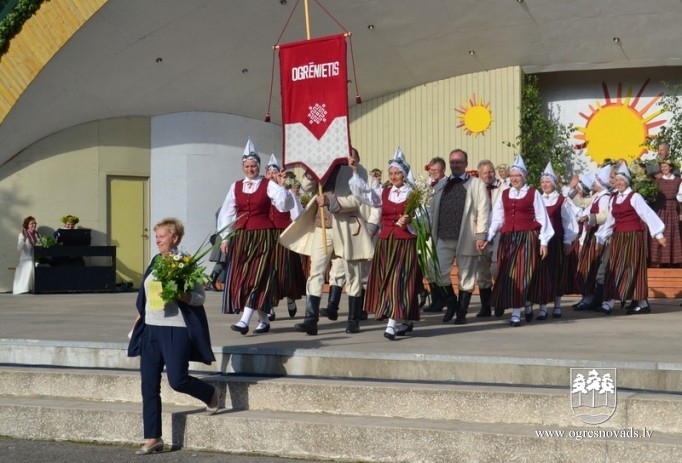 Suntažos aizvadīti novada Dziesmu un deju svētki