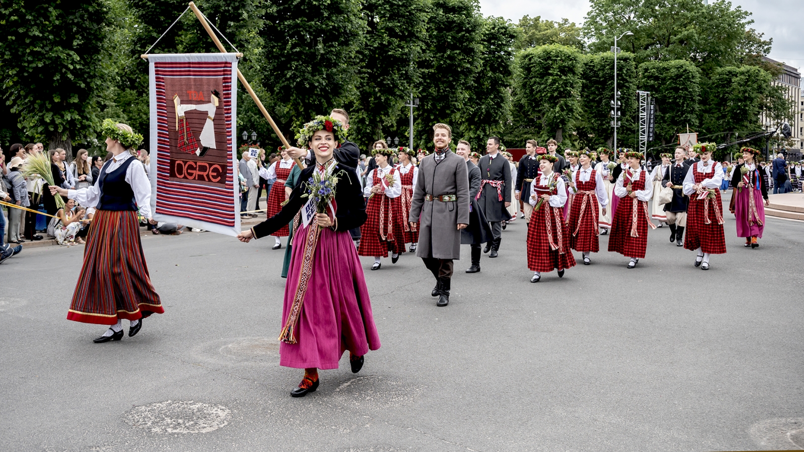 Dziesmu svētku gājiens. Ogres novads. Foto: Voldemārs Stāvusis