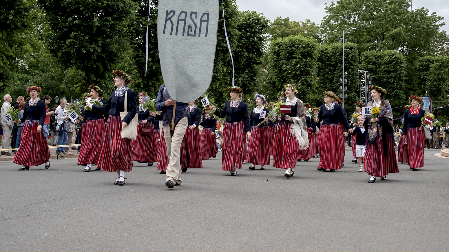 Dziesmu svētku gājiens. Ogres novads. Foto: Voldemārs Stāvusis