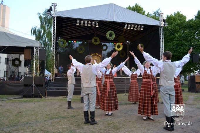 Līdz debesu augstumiem – Līgo!