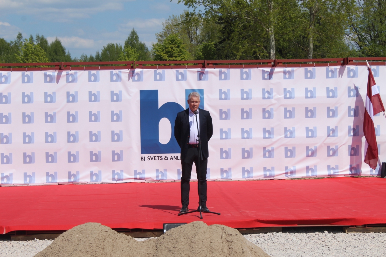 Jaunas rūpnīcas būvniecības sākums Elkšņos jeb Pirmās lāpstas svētki. 12.05.2023,