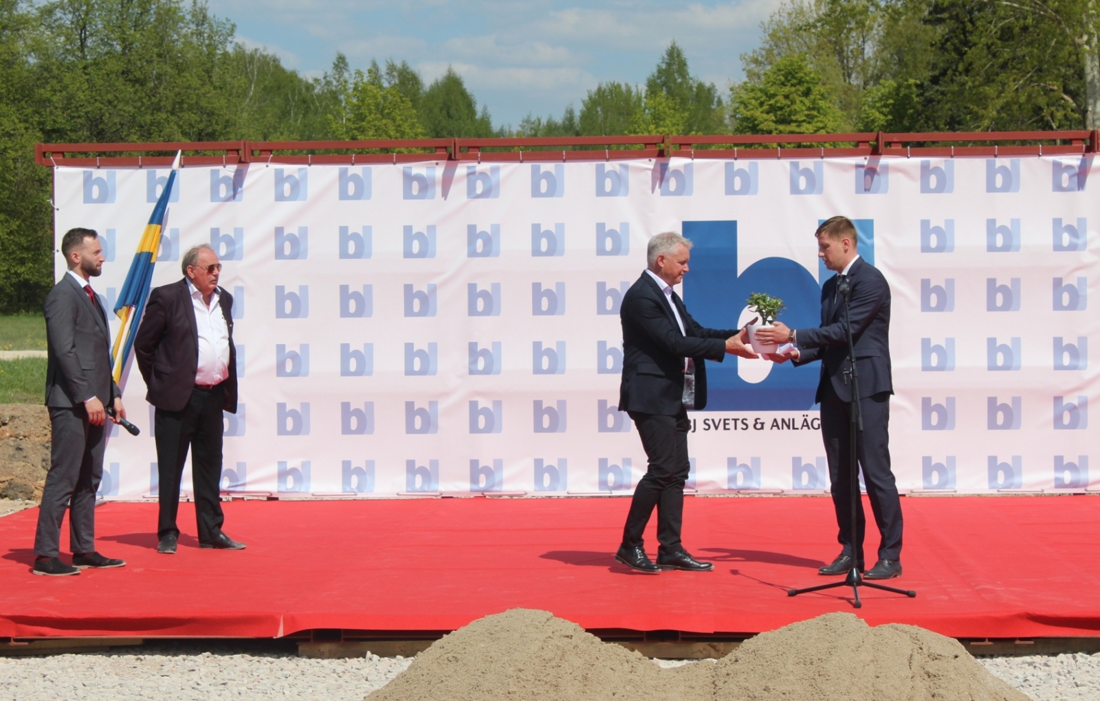 Jaunas rūpnīcas būvniecības sākums Elkšņos jeb Pirmās lāpstas svētki. 12.05.2023,