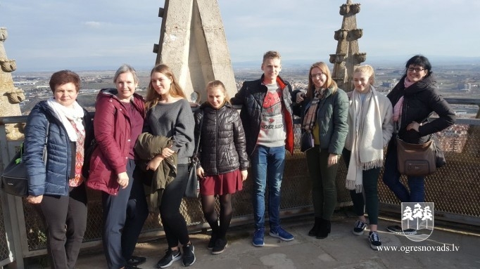 Ogres 1.vidusskolas skolēni un skolotāji piedalās Erasmus+ pojektā Spānijā