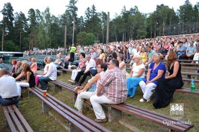 Ogres estrādes atklāšana